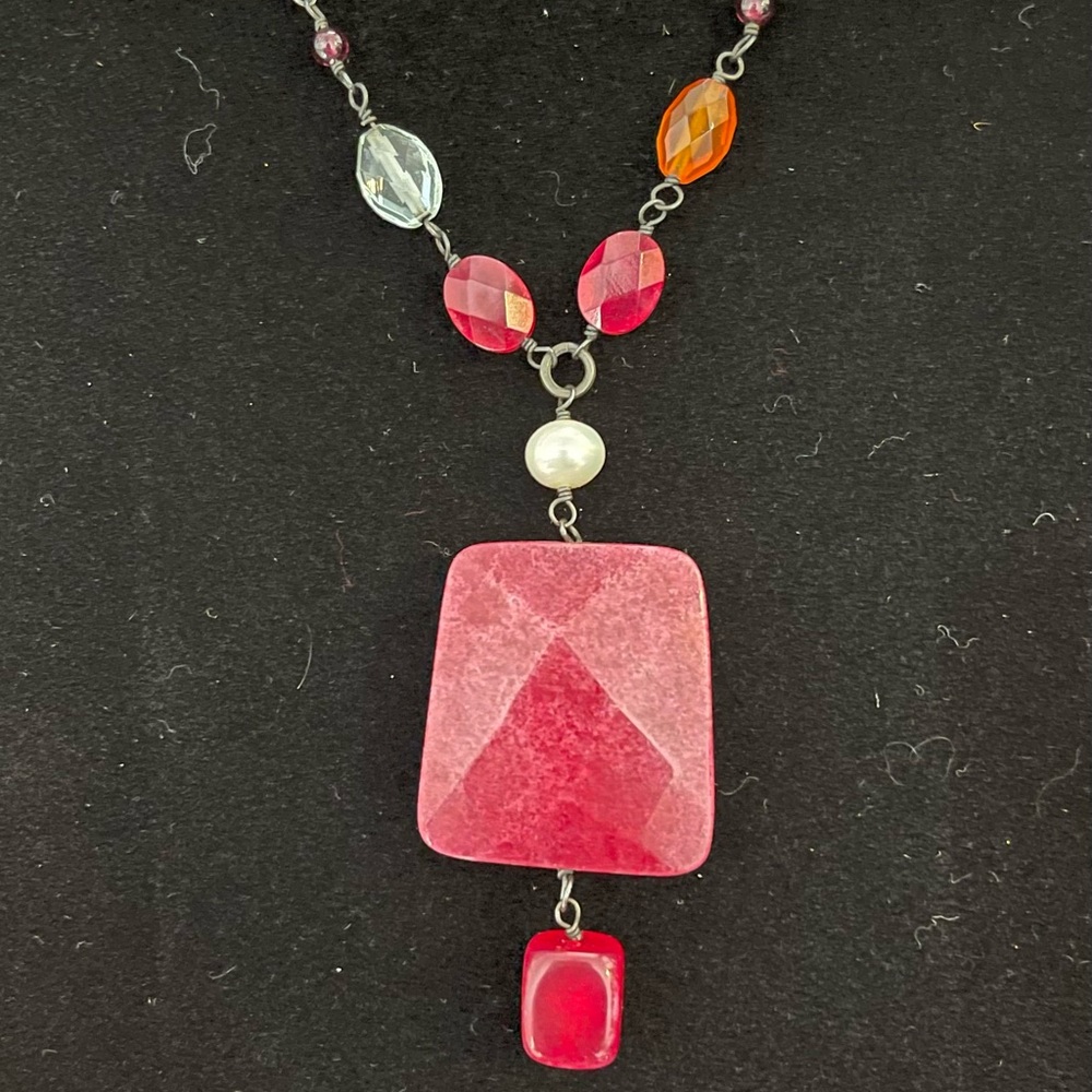 N1061 Silpada SS Oxidized Ruby Jade & Freshwater Pearl Pendant Necklace